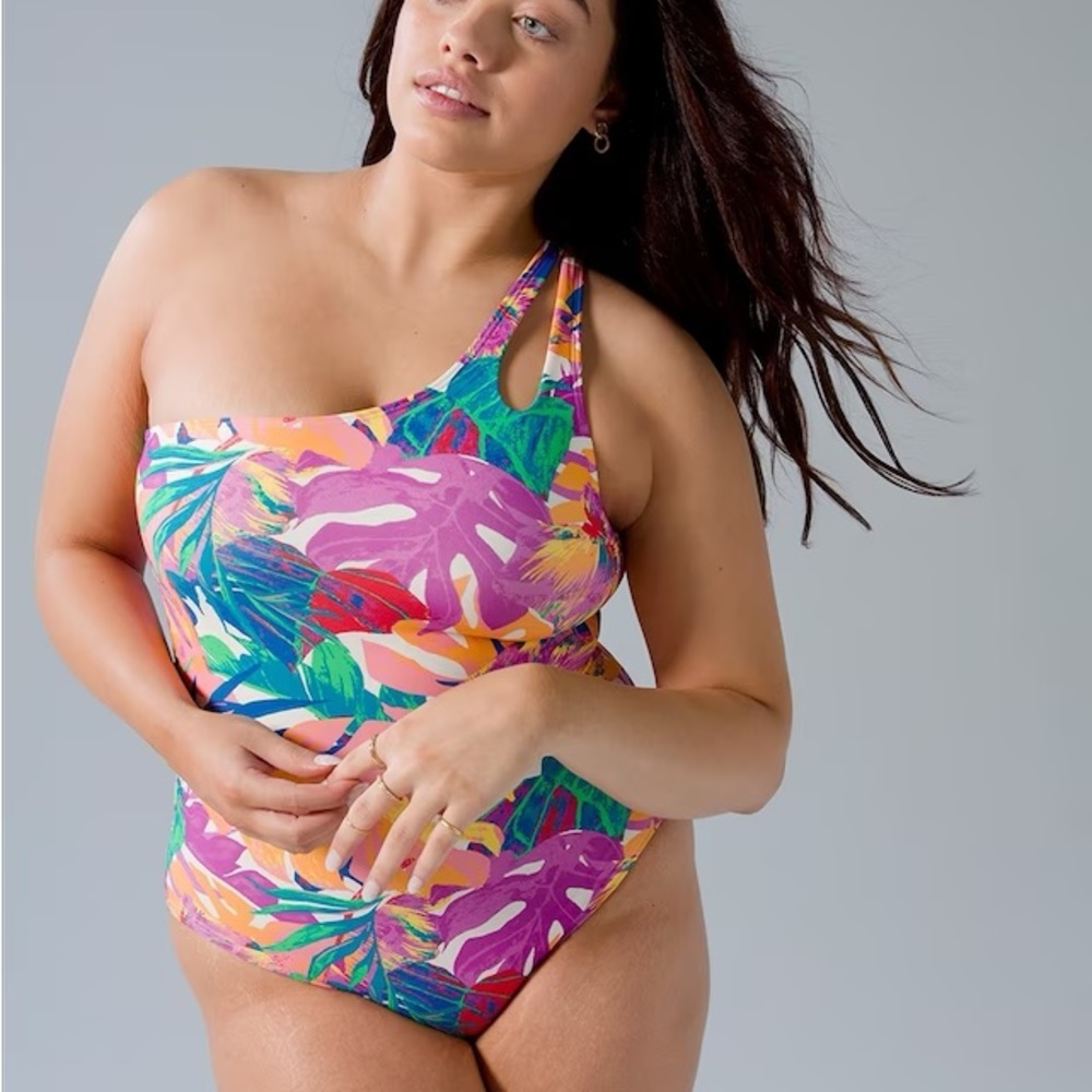 SOMA SWIM NEW NO TAGS
One-Shoulder One-Piece Swimsuit
